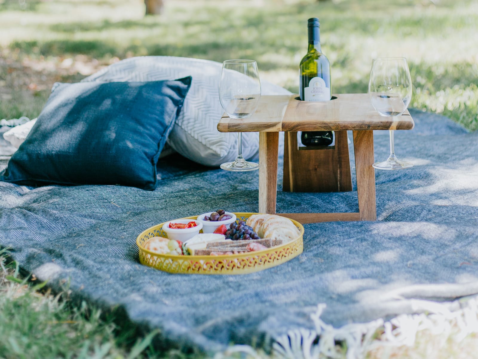 BY THE RIVER: Booking a river picnic experience at John Gehrig Wines' King Valley site this summer. Id:33152