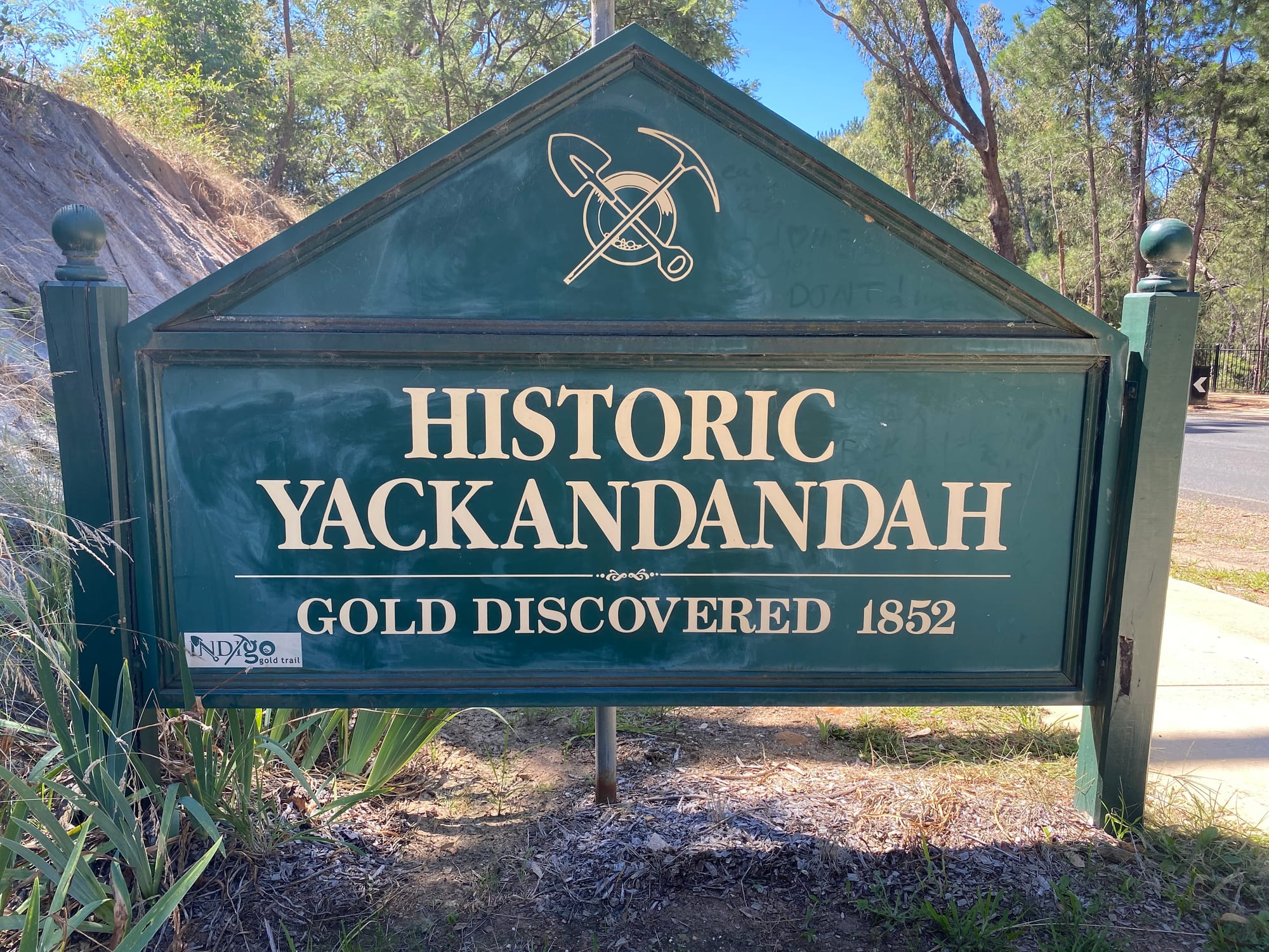 Down the track to Yack Post image